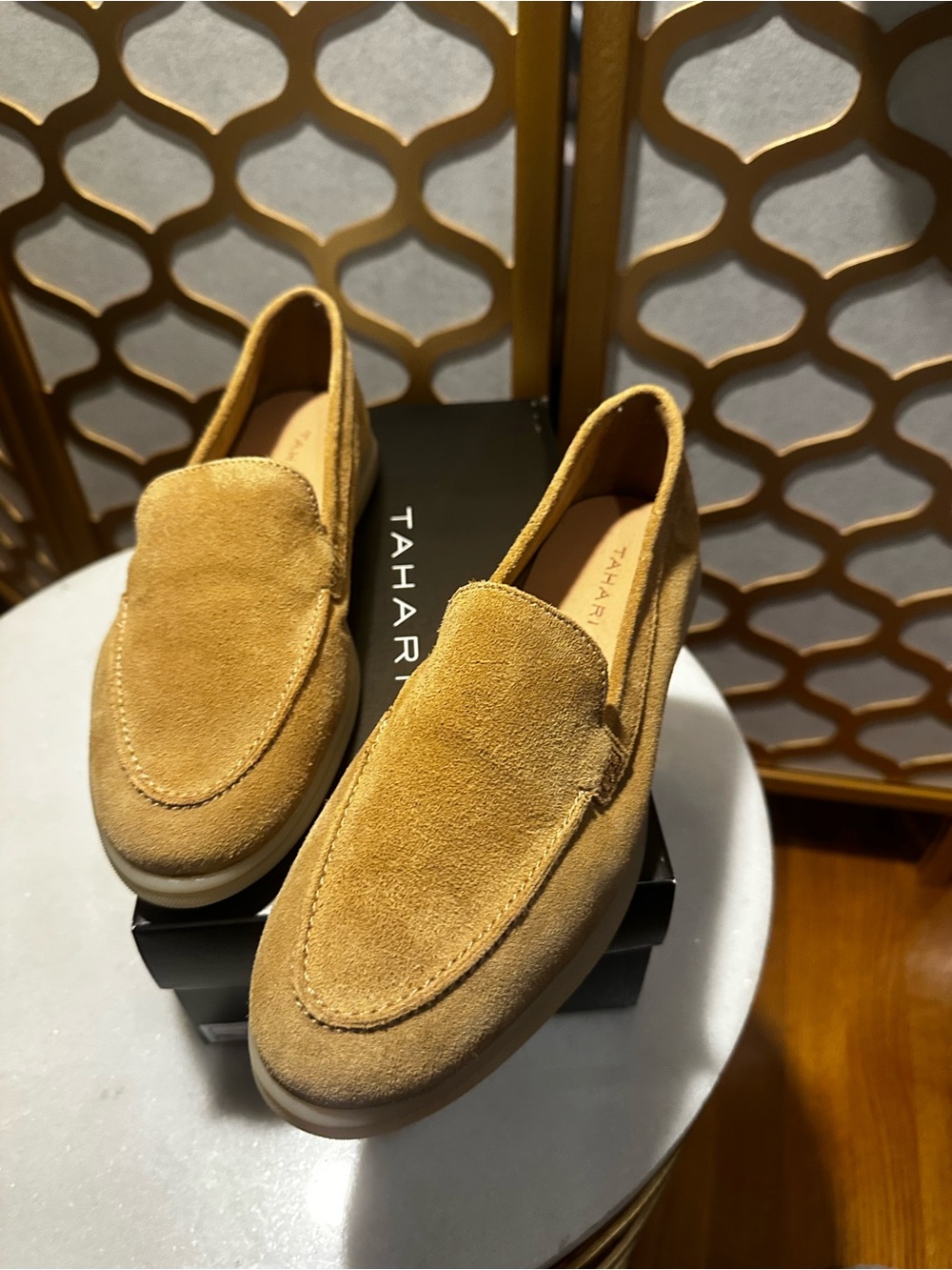Tahari Stone Suede Slip-On size 9